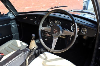 Lot 122 - 1974 MG B GT V8