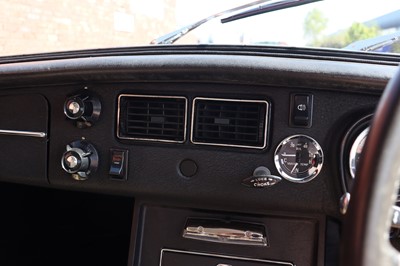 Lot 122 - 1974 MG B GT V8