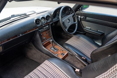 Lot 224 - 1988 Mercedes-Benz 420 SL