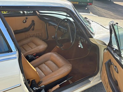 Lot 105 - 1972 Volvo P1800 ES