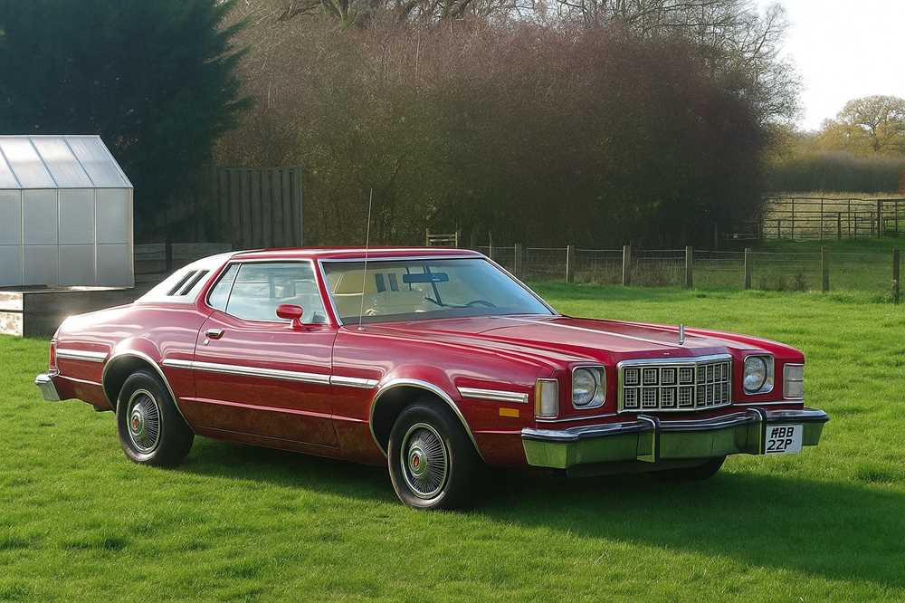 Lot 102 - 1976 Ford Elite