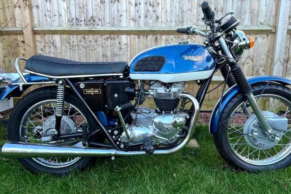 Lot 212 - 1973 Triumph TR6R Tiger