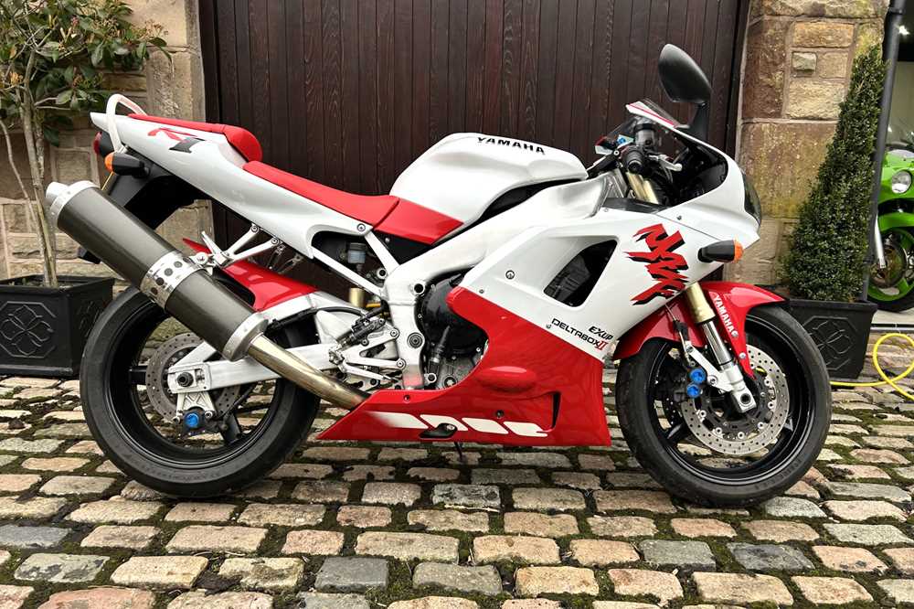 Lot 309 - 1999 Yamaha YZF-R1