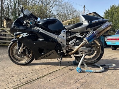 Lot 424 - 1999 Suzuki TL1000R