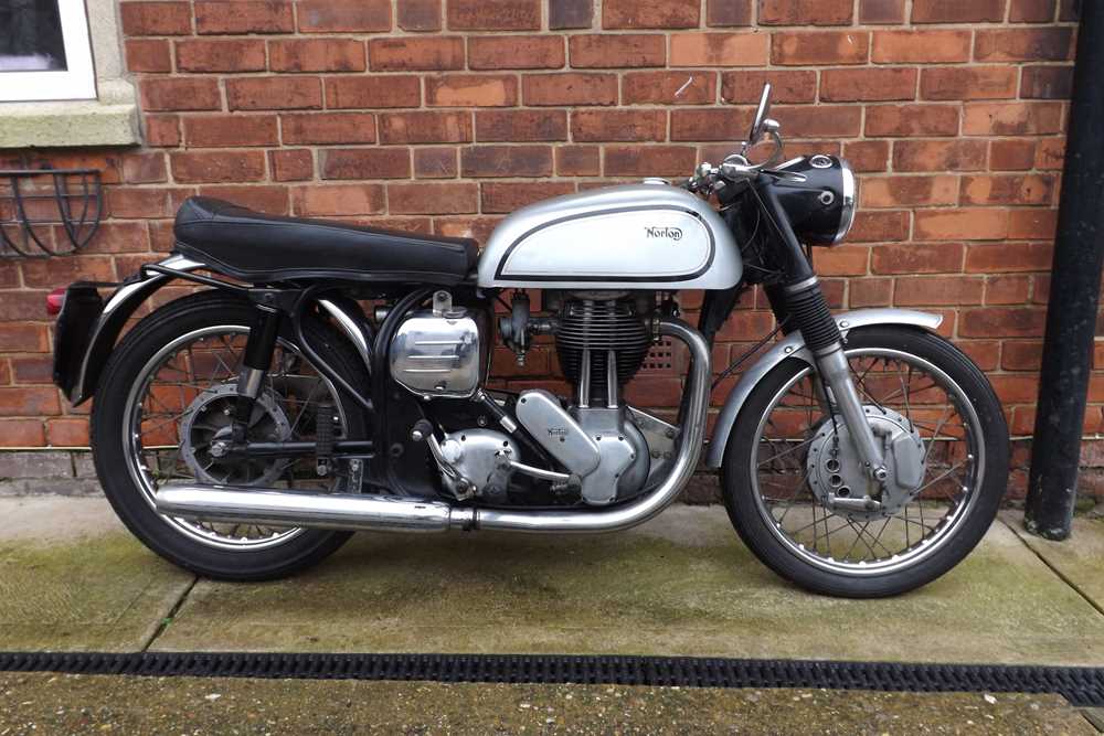 Lot 462 - 1962 Norton ES2