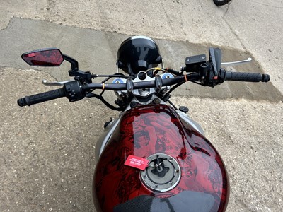 Lot 379 - 1998 Kawasaki ZX-9R Custom