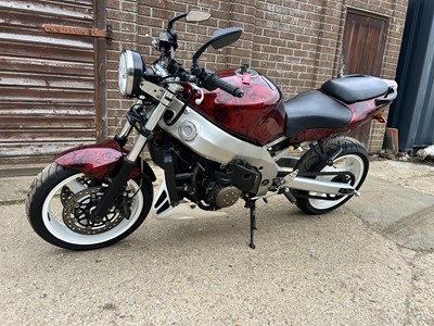 Lot 379 - 1998 Kawasaki ZX-9R Custom