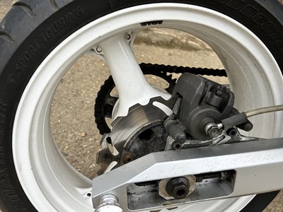 Lot 379 - 1998 Kawasaki ZX-9R Custom