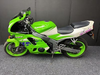 Lot 207 - 1996 Kawasaki ZX6R