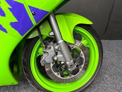Lot 207 - 1996 Kawasaki ZX6R