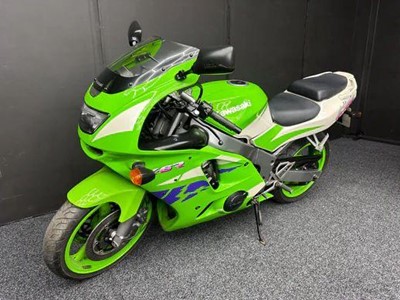 Lot 207 - 1996 Kawasaki ZX6R