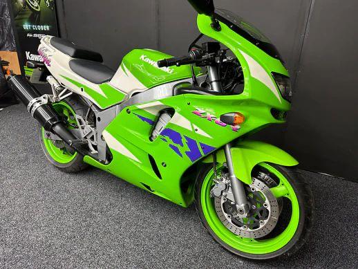 Lot 207 - 1996 Kawasaki ZX6R