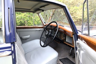 Lot 64 - 1951 Bentley MKVI HJ Mulliner Sports Saloon