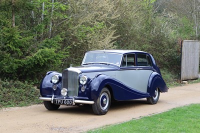 Lot 64 - 1951 Bentley MKVI HJ Mulliner Sports Saloon