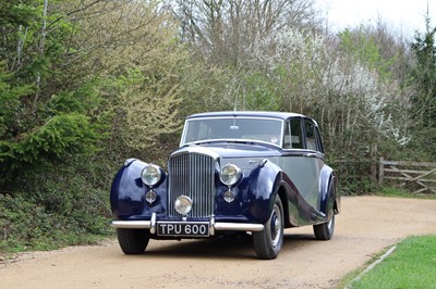 Lot 64 - 1951 Bentley MKVI HJ Mulliner Sports Saloon