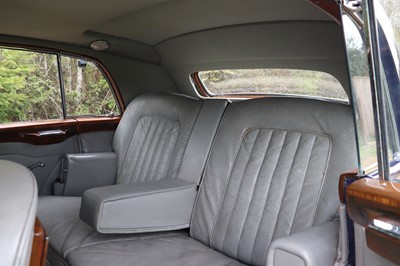 Lot 64 - 1951 Bentley MKVI HJ Mulliner Sports Saloon