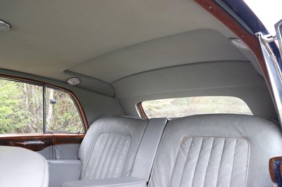Lot 64 - 1951 Bentley MKVI HJ Mulliner Sports Saloon