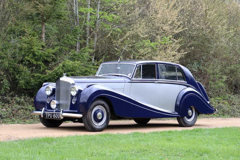Lot 64 - 1951 Bentley MKVI HJ Mulliner Sports Saloon