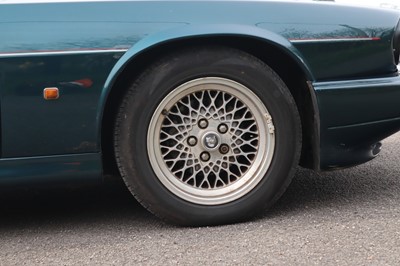 Lot 122 - 1992 Jaguar XJS 5.3 V12