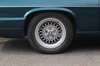 Lot 122 - 1992 Jaguar XJS 5.3 V12
