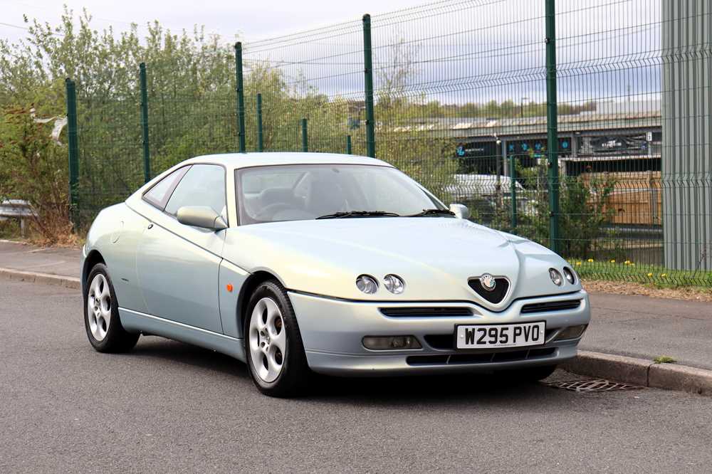Lot 37 - 2000 Alfa Romeo GTV Lusso T-Spark 16V