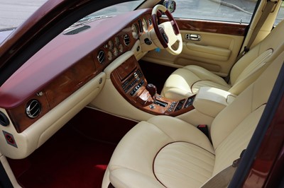 Lot 60 - 1999 Bentley Arnage Green Label