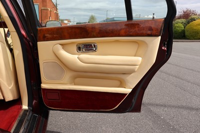 Lot 60 - 1999 Bentley Arnage Green Label