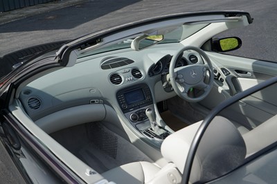 Lot 55 - 2005 Mercedes-Benz SL350