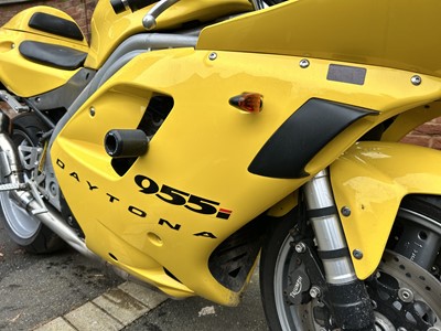 Lot 2003 Triumph Daytona 955i