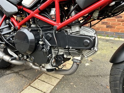 Lot 2000 Ducati Monster 600