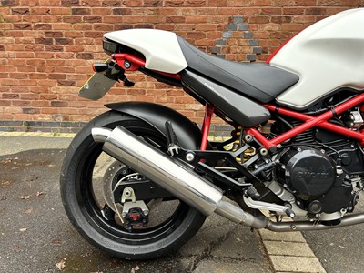 Lot 2000 Ducati Monster 600