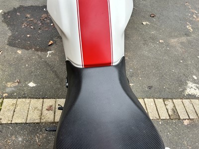 Lot 2000 Ducati Monster 600