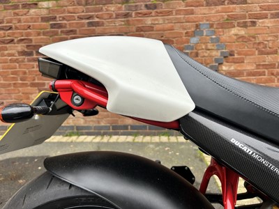 Lot 2000 Ducati Monster 600