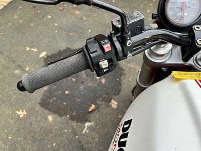 Lot 2000 Ducati Monster 600