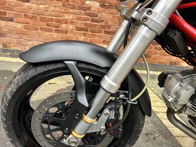 Lot 2000 Ducati Monster 600