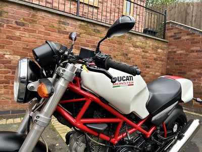 Lot 2000 Ducati Monster 600