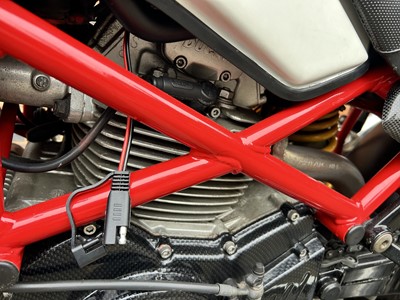 Lot 2000 Ducati Monster 600