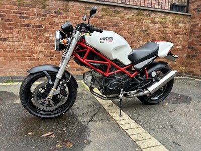 Lot 2000 Ducati Monster 600