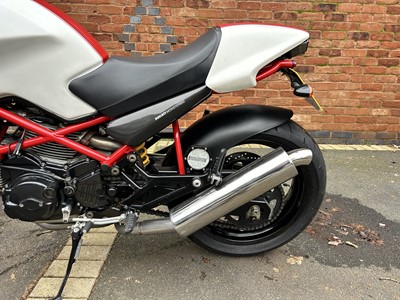 Lot 2000 Ducati Monster 600