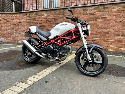 Lot 2000 Ducati Monster 600
