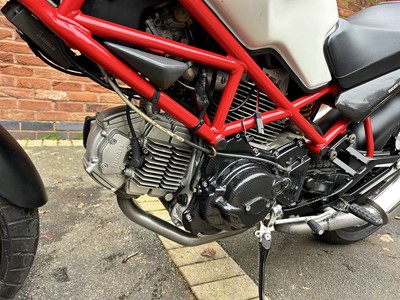 Lot 2000 Ducati Monster 600