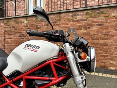 Lot 2000 Ducati Monster 600
