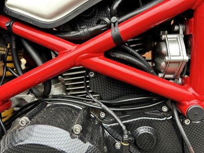Lot 2000 Ducati Monster 600