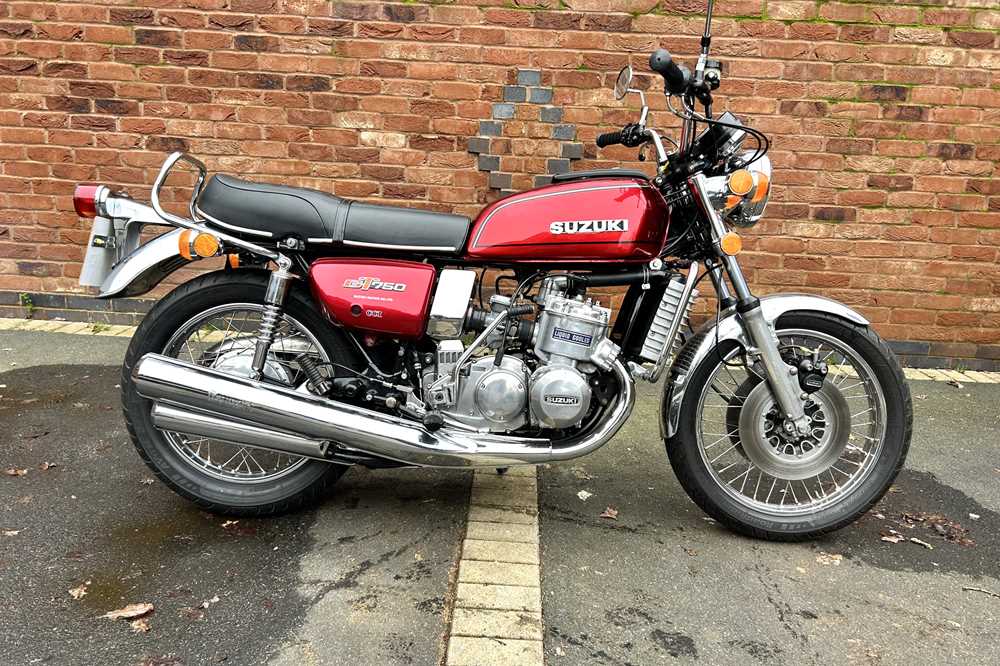 Lot 1977 Suzuki GT750
