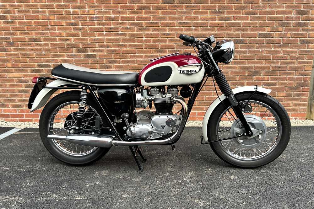 Lot 1967 Triumph Bonneville T120