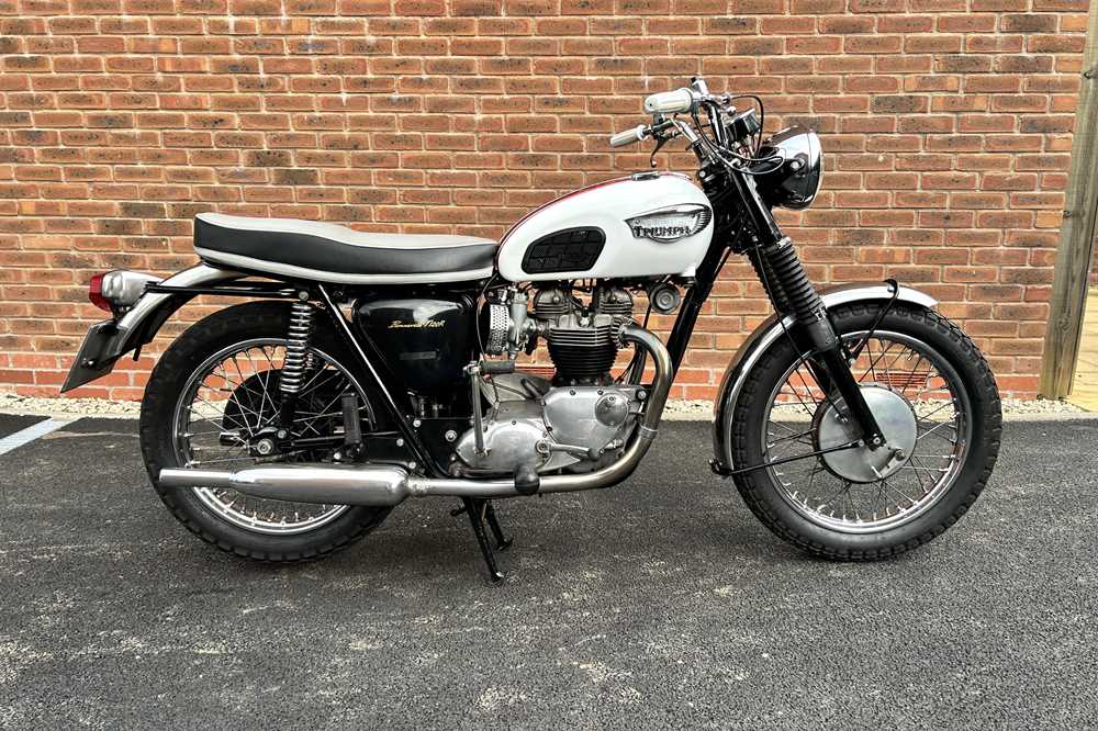 Lot 1966 Triumph T120R