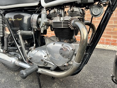 Lot 1966 Triumph T120R