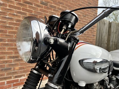 Lot 1966 Triumph T120R