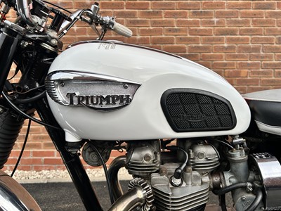 Lot 1966 Triumph T120R