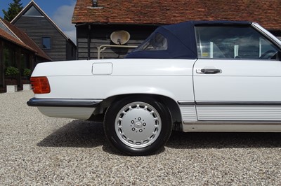 Lot 61 - 1989 Mercedes-Benz 300 SL